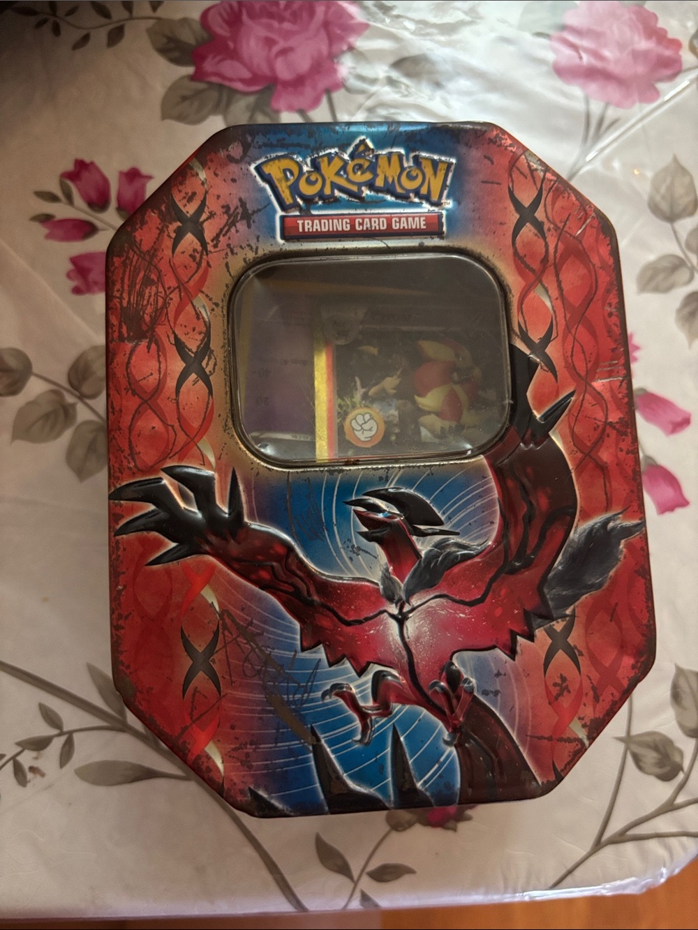 Trading Card Game Tin- Pokémon cards
